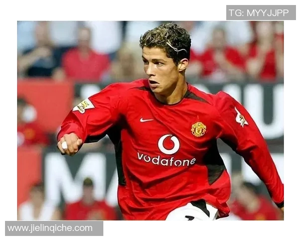 卫衣潮流引领者C罗:足球巨星背后的时尚风采解析 卫衣潮流引领者C罗:足球巨星背后的时尚风采解析